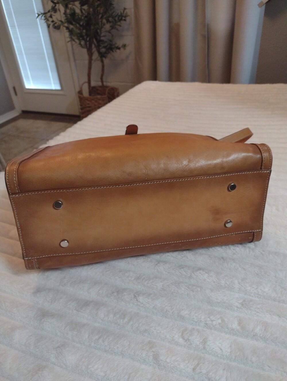Cavalcanti Genuine Italian Leather Satchel Tan Burnished Extra Strap Red Lining - Picture 5 of 16